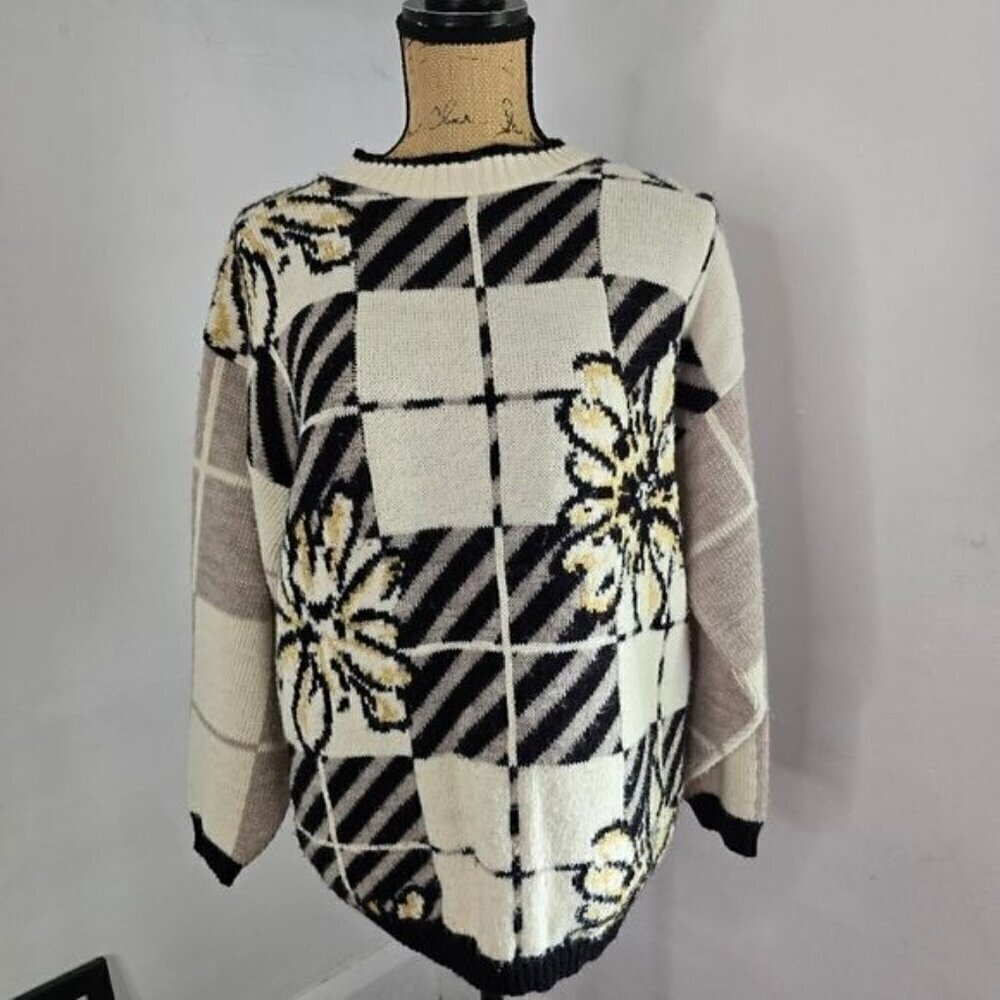 Vintage 80s Spunky Artsy Flower Plaid Cream Gray Sweater